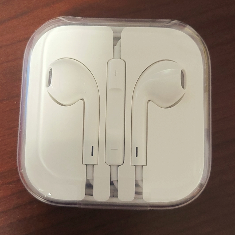 Apple ear buds